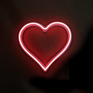 Corazón neón